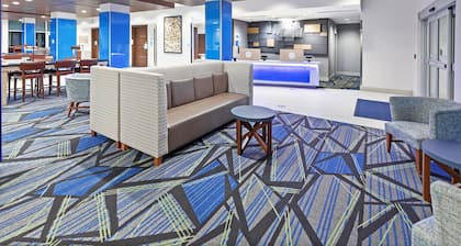 Holiday Inn Express & Suites Denton - Sanger by IHG
