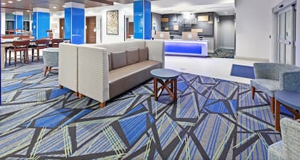 Holiday Inn Express & Suites Denton - Sanger, an IHG Hotel