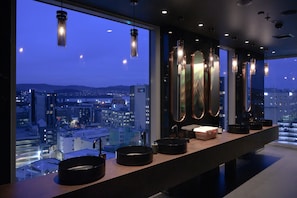 Junior Suite, 1 King Bed, Club lounge access | 1 bedroom, minibar, in-room safe, individually furnished