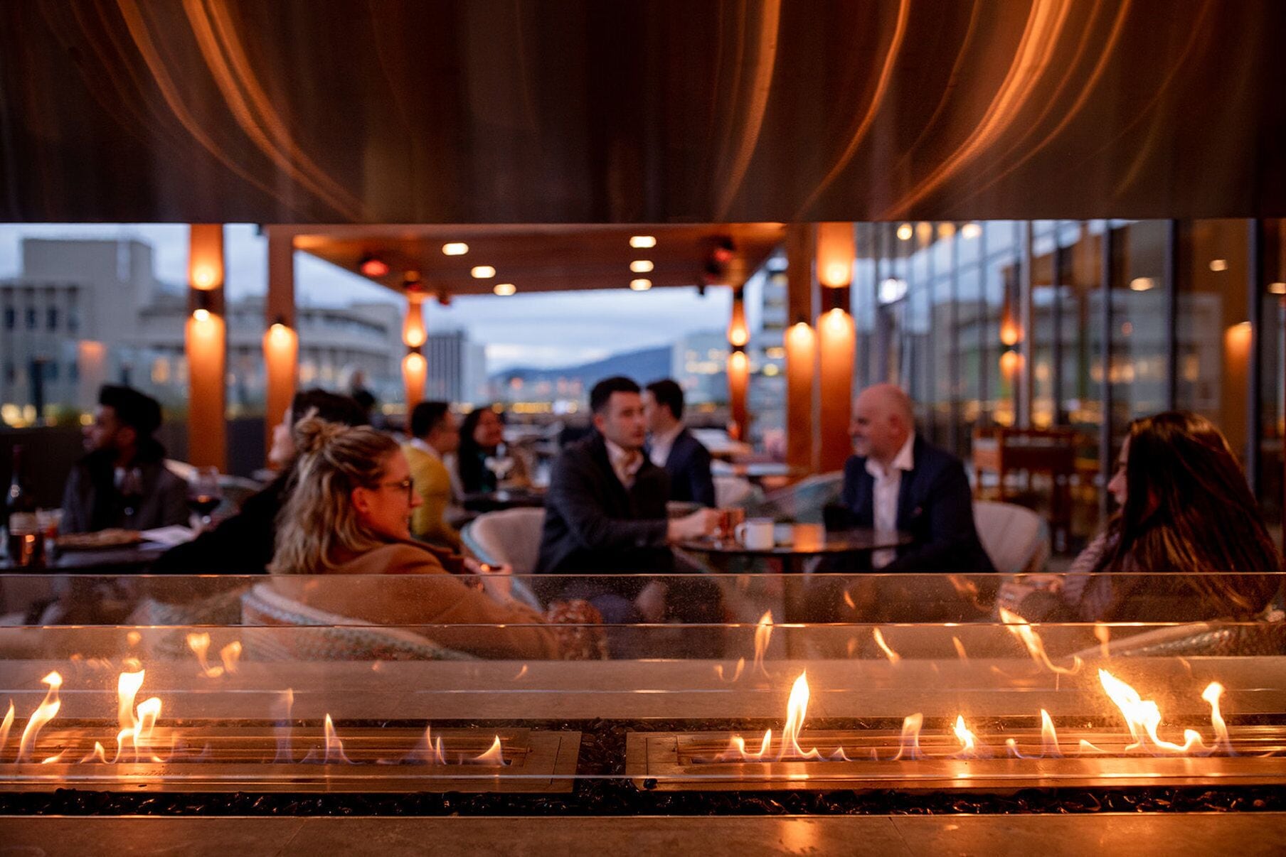 3 restaurants, breakfast served