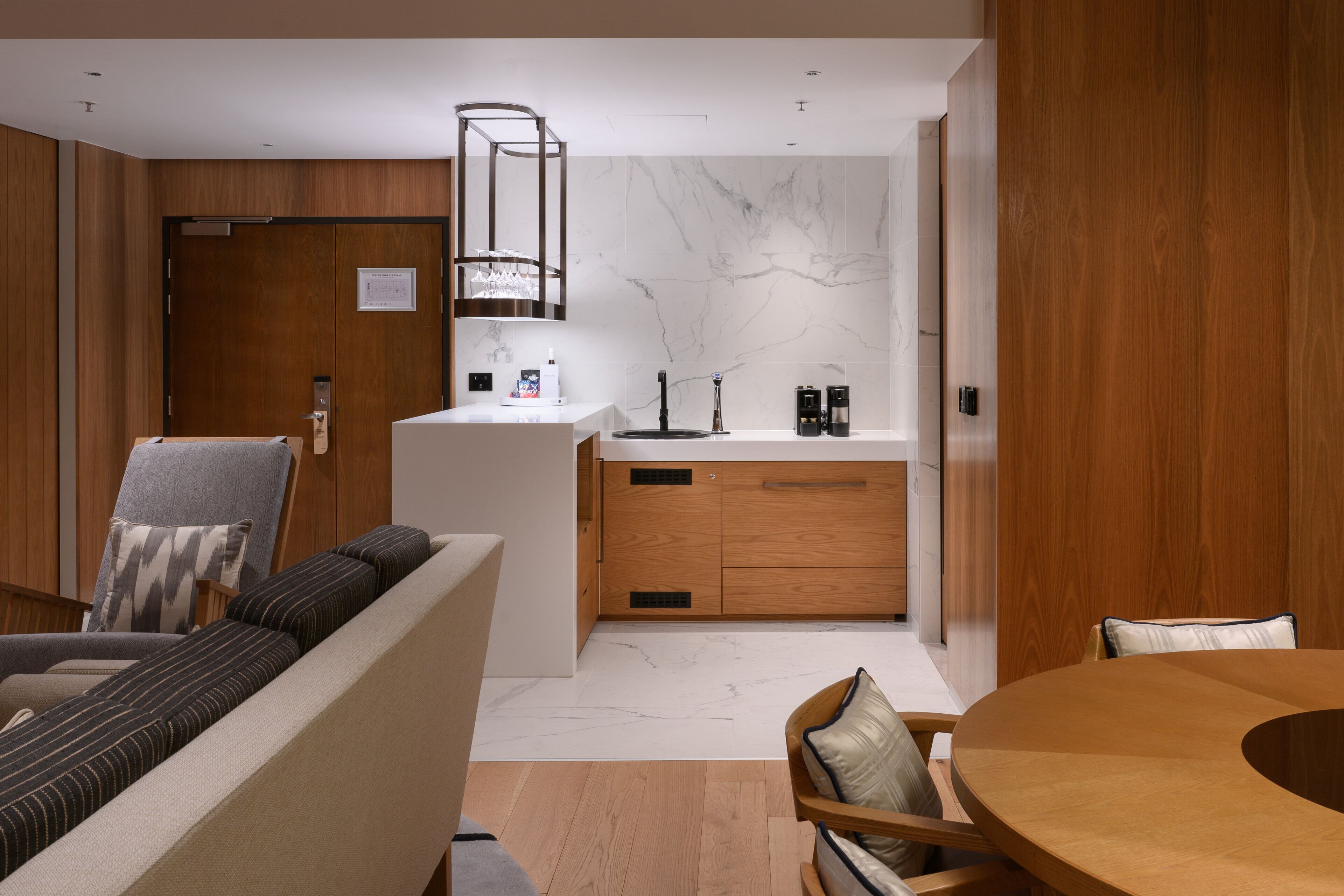 suite, club lounge access, harbour view (derwent) | 1 bedroom, minibar, in-room safe, individually furnished