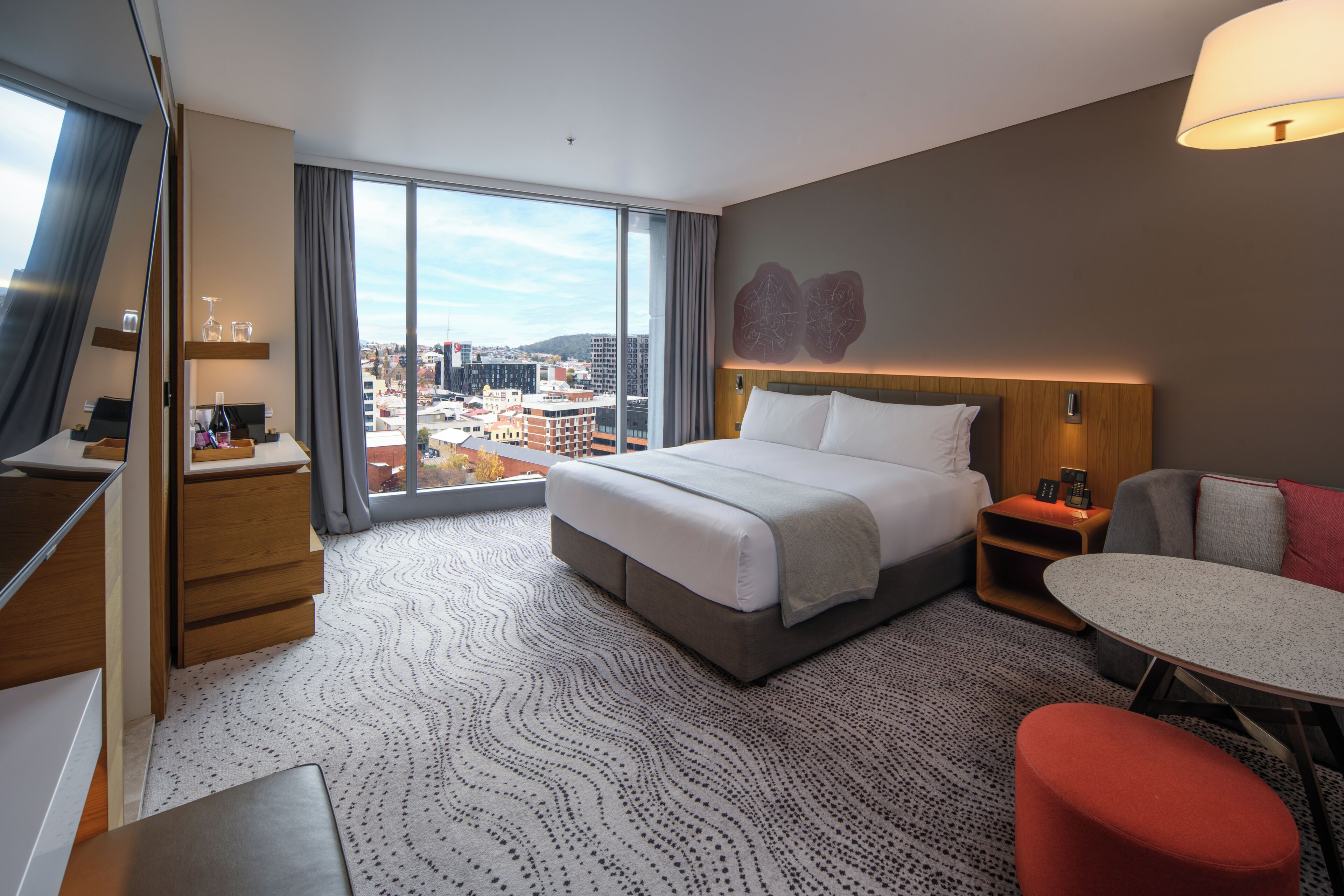 Shower, rainfall showerhead, free toiletries, hair dryer