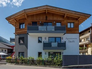 Unclassified image, 2 of 10, button