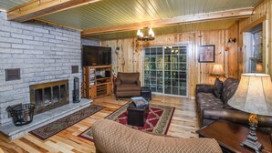 House, Multiple Beds, Kitchen | Living room - Sleepy Pines (Swanton)