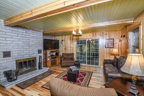 House, Multiple Beds, Kitchen | Living room - Sleepy Pines (Swanton)