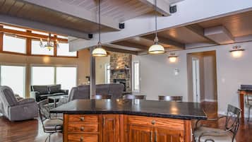 獨棟房屋, 多張床, 私人泳池, 泳池景觀 | 私人廚房 | 電冰箱、微波爐、爐台、洗碗機