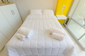 Executive Studio, 1 Queen Bed with Sofa bed | Premium bedding, down duvets, individually decorated - Life Villa Morra 5E (Asunción)
