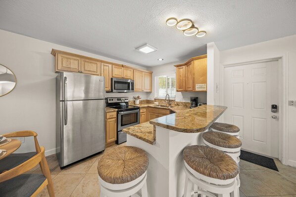 Fridge, microwave, stovetop, dishwasher