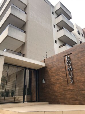 Front of property - Domus Deluxe Apartment (Asunción)