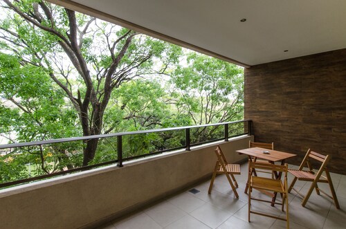 Domus Deluxe Apartment