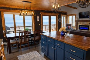 Unclassified image, 5 of 41, button