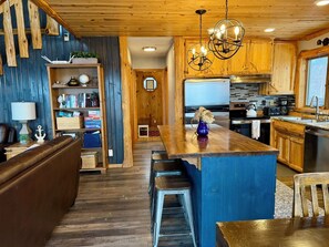 Unclassified image, 2 of 40, button