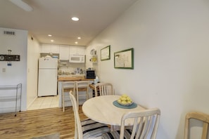 Interior - Breakers 102 (Hilton Head Island)
