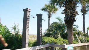 Property grounds - Breakers 102 (Hilton Head Island)