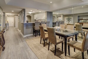 Fridge, microwave, stovetop, dishwasher - Captains Walk 468 (Hilton Head Island)