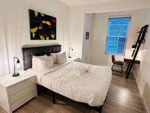 2 bedrooms, iron/ironing board, travel cot, WiFi - Sosuite | Arcade 2BR Apt w/ W/D (Philadelphia)