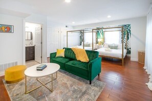 3 bedrooms, iron/ironing board, travel crib, WiFi