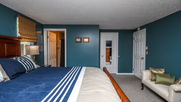 House, 2 Queen Beds, Kitchen | 2 bedrooms, free WiFi