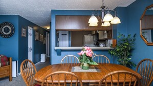 House, 2 Queen Beds, Kitchen | Private kitchen - Ski Harbor 40 (McHenry)