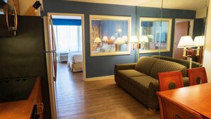 1 bedroom, in-room safe, iron/ironing board, free WiFi
