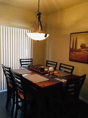 Dining -  Luxury 3BR + Studio Townhome – Walk to Nike, MAX, Dining & More! (Beaverton)