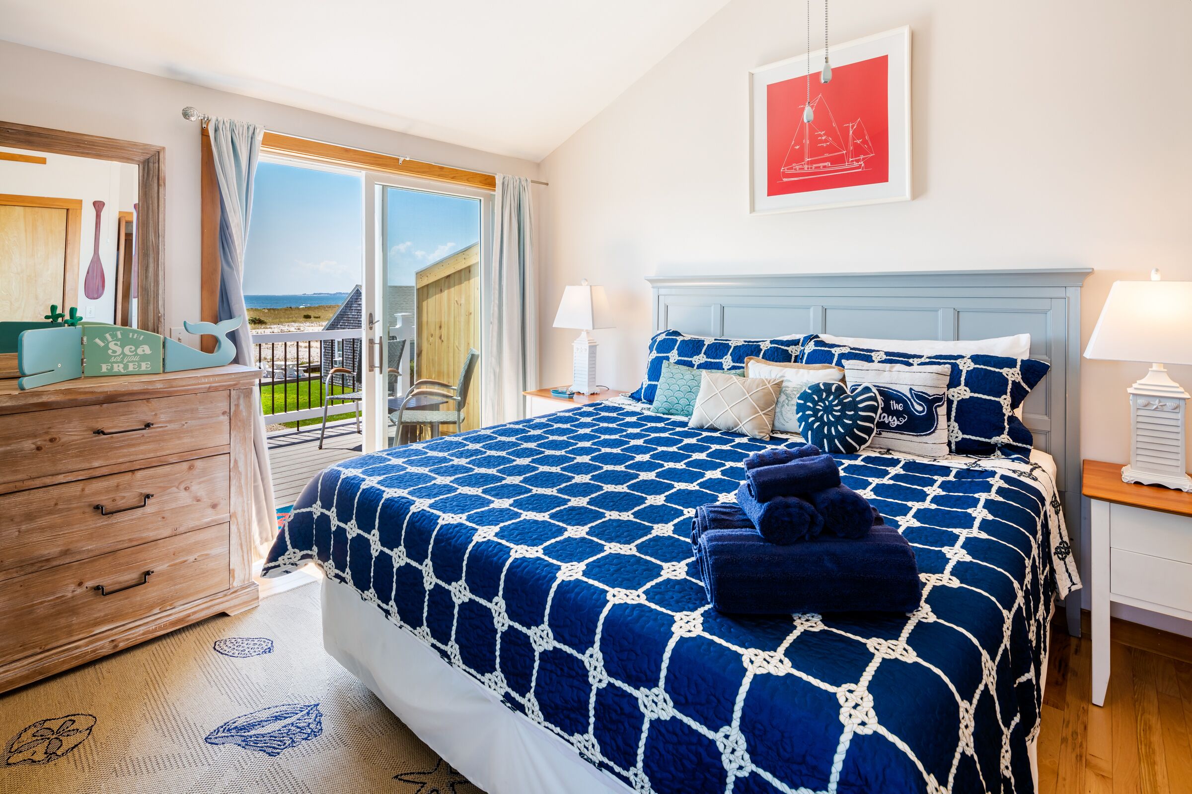 4 bedrooms, desk, iron/ironing board, travel cot