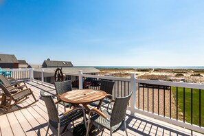 Outdoor dining - HANDICAP ACCESSIBLE SPECTACULAR VIEWS OCEAN FRONT 4 BEDROOM 3 BATH SLEEPS 8-10 (North Truro)