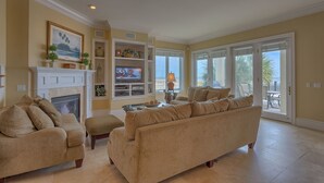 Living room - Singleton Beach 5 (Hilton Head Island)