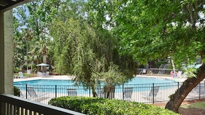 Outdoor pool - Tennismaster 203 (Hilton Head Island)