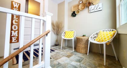 3 blocks to LSSU ~ 5 minutes to soo locks ~ PET FRIENDLY!
