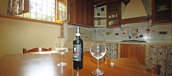 Tour en pierre exclusive.