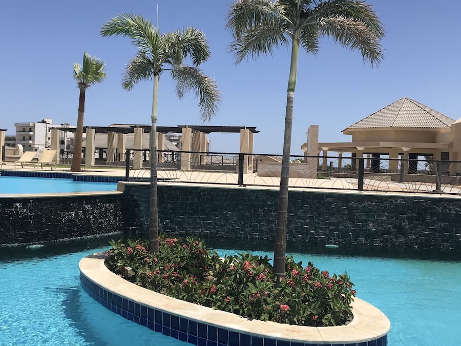 2 piscinas externas, piscina infinita