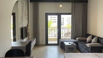 Studio Pool View 3206 | Con stile personalizzato, con arredamento individuale