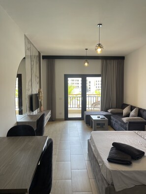 Studio Pool View 3206