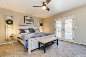 4 bedrooms, desk, iron/ironing board, free WiFi