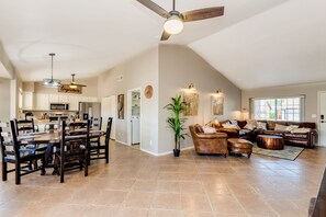 Smart TV, fireplace