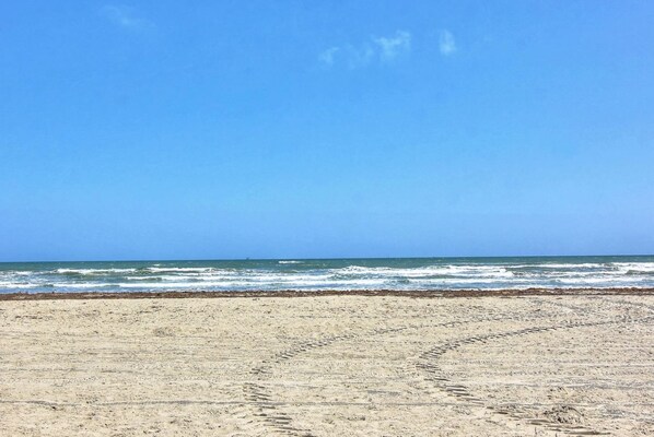 Beach nearby - R & R Island Time - Siv46 (Port Aransas)