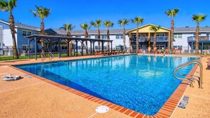 Outdoor pool - R & R Island Time - Siv46 (Port Aransas)