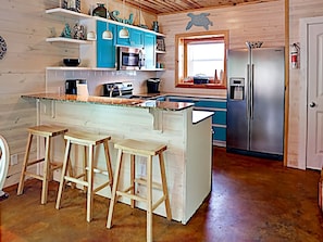 Fridge, microwave, stovetop, dishwasher