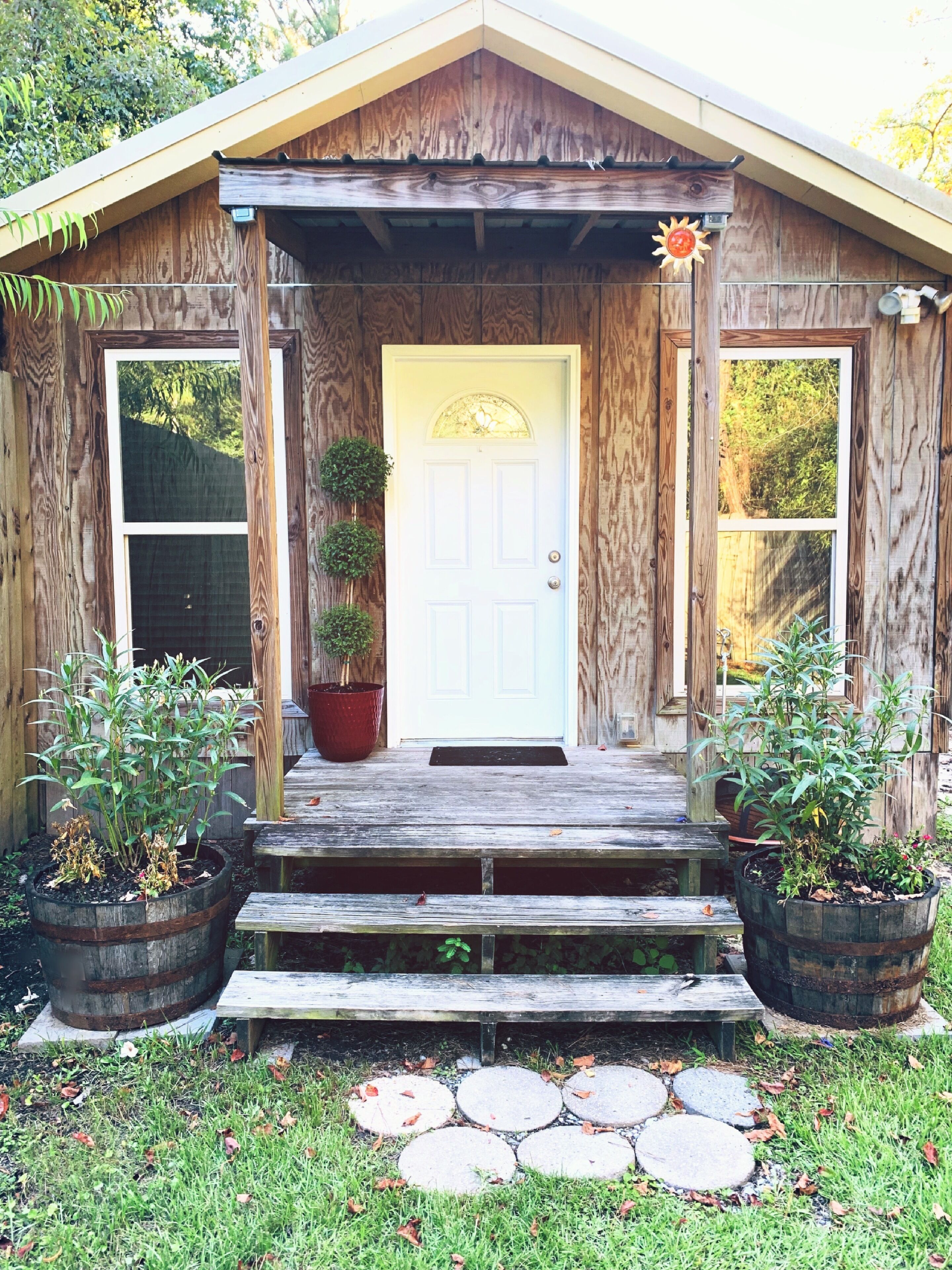 Newly renovated cottage right off interstate 20 mins to New Orleans/Gulf Coast