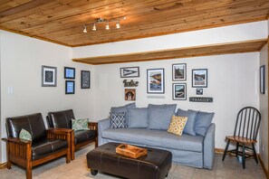 House, Multiple Beds, Kitchen | 4 bedrooms, free WiFi, bed sheets