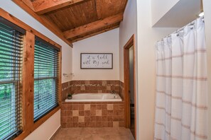 House, Multiple Beds, Kitchen | Bathroom | Shower, towels