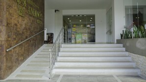 Mặt tiền nơi lưu trú