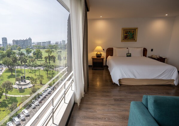 Habitación Grand | Ropa de cama de alta calidad, edredones de plumas, minibar y caja fuerte