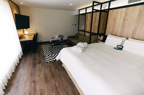 Premium bedding, down duvets, minibar, in-room safe - Luoxo Hotel (Lima)