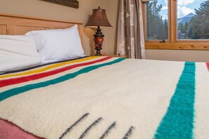 2 bedrooms, desk, free WiFi