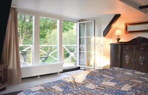 6 bedrooms, free WiFi