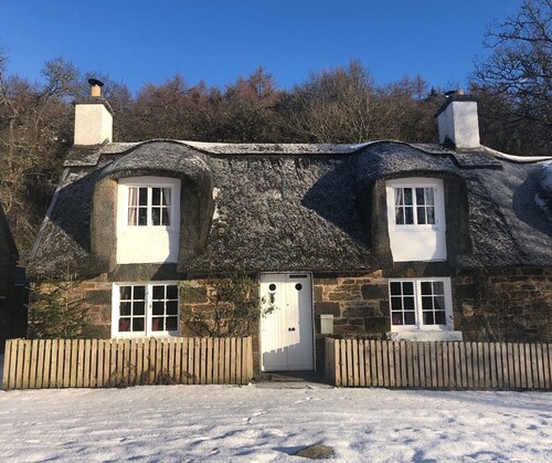 Fairytale thatched Highland Cottage