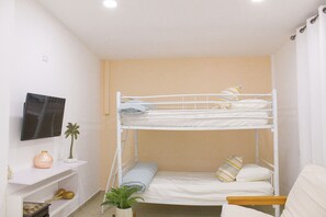 3 عدّة غرف نوم ومكواة/لوح كي وواي فاي مجانًا وملاءات أسرّة