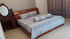 Adi Villa 6 | 4 bedrooms, desk, free WiFi - Adi Villa 6 (Ho Chi Minh City)